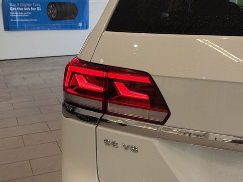Used 2023 Volkswagen Atlas SE w/ Panoramic Sunroof Package AWD/4WD image 7