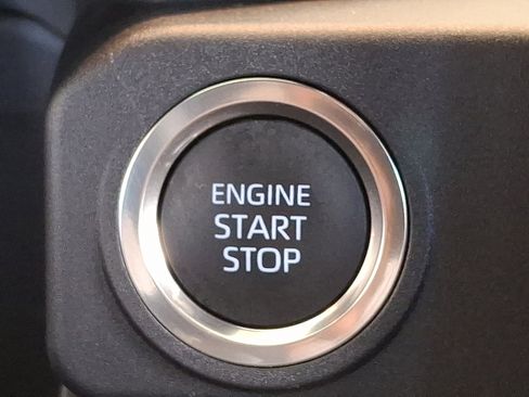 Used 2025 Toyota 4Runner SR5 AWD/4WD image 21