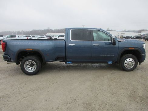 New 2026 GMC Sierra 3500 Denali w/ Denali Reserve Package image 3