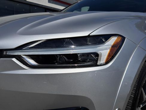 Used 2021 Volvo XC60 T8 Polestar image 12