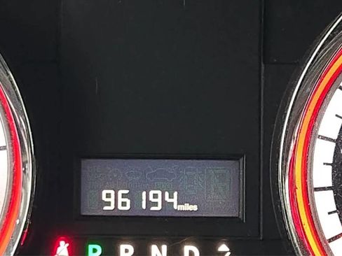 Used 2018 Dodge Grand Caravan SE w/ UConnect Hands-Free Group image 8