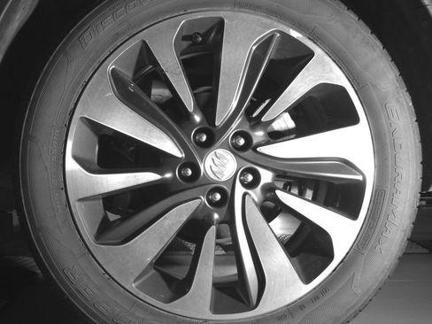 Used 2021 Buick Encore Preferred FWD image 12