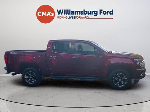 Used 2017 Chevrolet Colorado Z71 AWD/4WD image 6