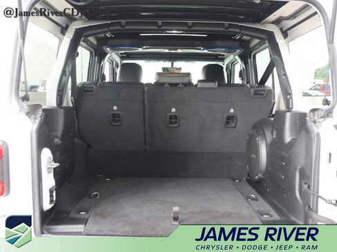 Used 2023 Jeep Wrangler Unlimited Rubicon 4xe w/ Cold Weather Group AWD/4WD image 14