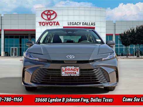 Used 2025 Toyota Camry LE FWD image 6