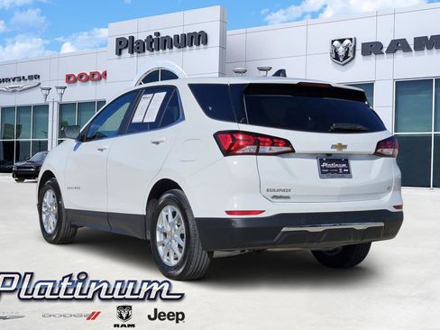 Used 2023 Chevrolet Equinox LT image 4