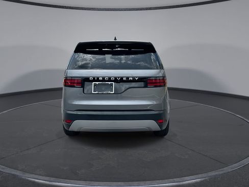 Used 2024 Land Rover Discovery S AWD/4WD image 17