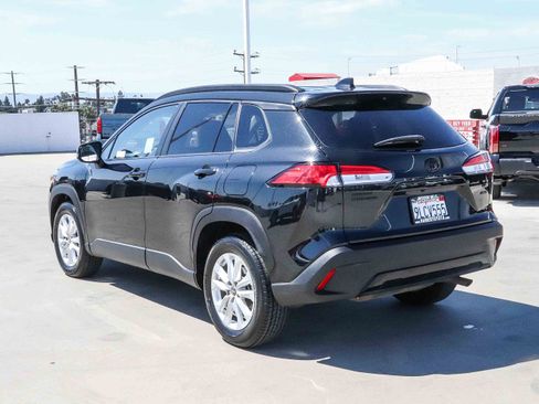 Certified 2024 Toyota Corolla Cross LE w/ Moonroof Package AWD/4WD image 5