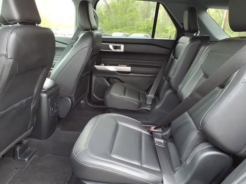Used 2023 Ford Explorer XLT w/ Equipment Group 202A AWD/4WD image 10