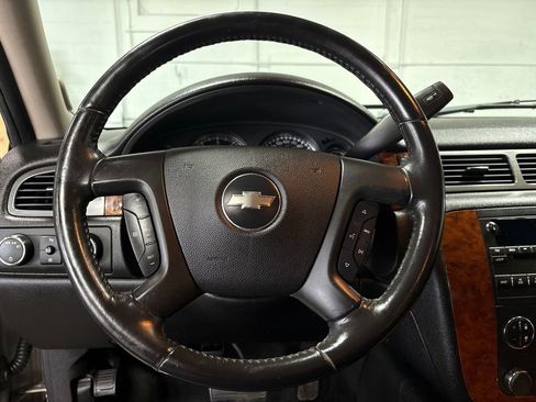 Used 2007 Chevrolet Avalanche LTZ w/ LTZ Preferred Equipment Group image 19