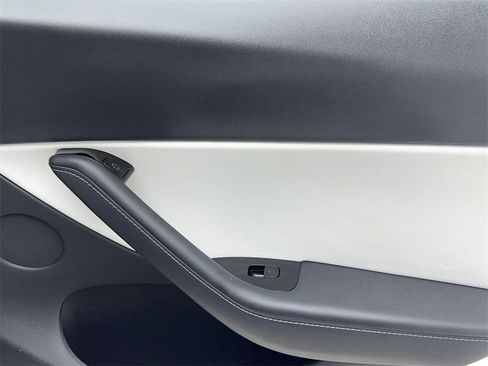 Used 2021 Tesla Model Y 2WD image 53