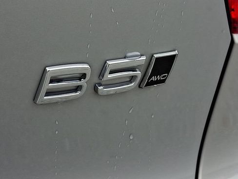 Certified 2023 Volvo XC40 B5 Plus w/ Protection Package Premier AWD/4WD image 31