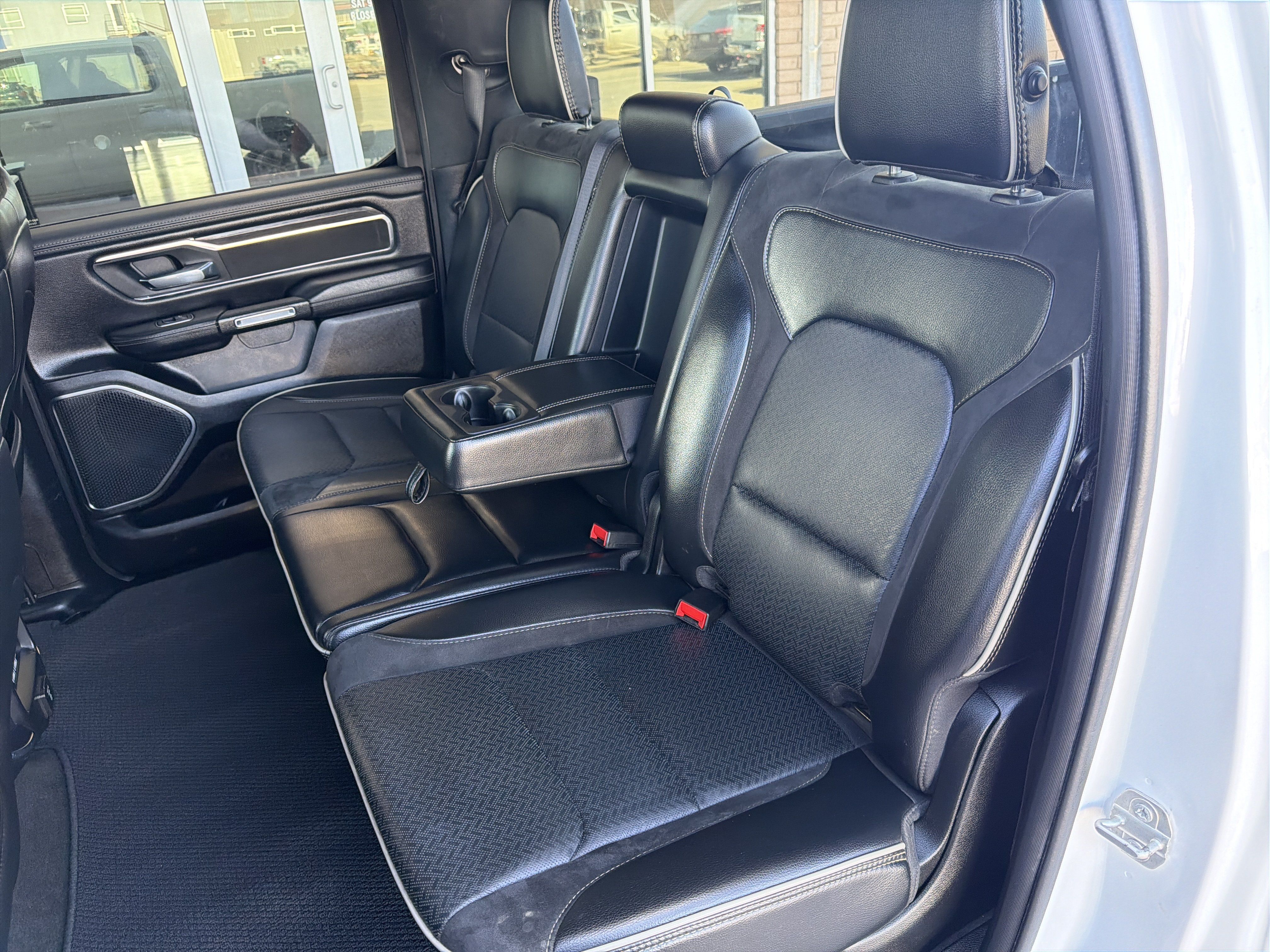 Used 2024 RAM 1500 Laramie AWD/4WD image 9
