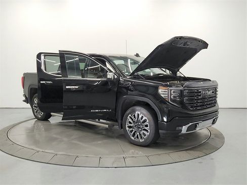 Used 2023 GMC Sierra 1500 Denali Ultimate image 9