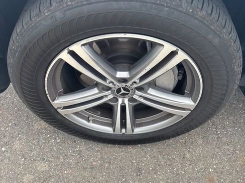 Used 2020 Mercedes-Benz GLC 300 4MATIC image 3