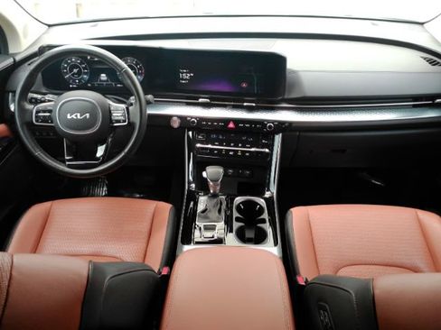 Used 2024 Kia Carnival SX Prestige FWD image 3