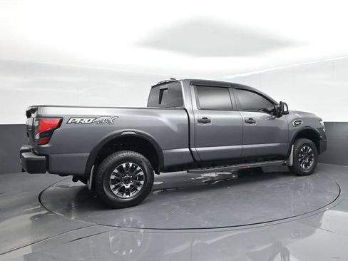 Used 2022 Nissan Titan PRO-4X w/ Pro-4x Convenience Package AWD/4WD image 8