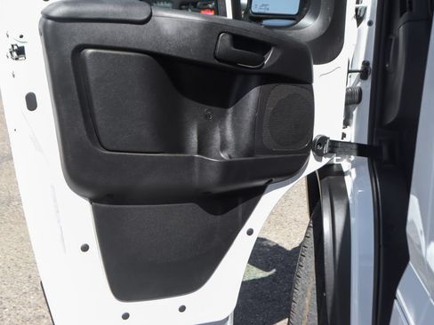 Used 2025 RAM ProMaster 2500 w/ U-Haul Equipment Group FWD image 19