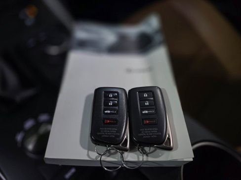 Used 2018 Lexus IS 300 image 42