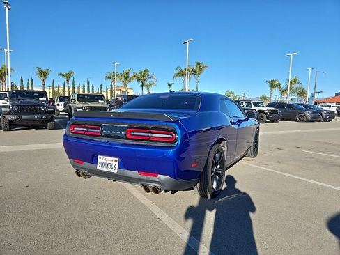 Used 2018 Dodge Challenger SXT w/ Blacktop Package image 5