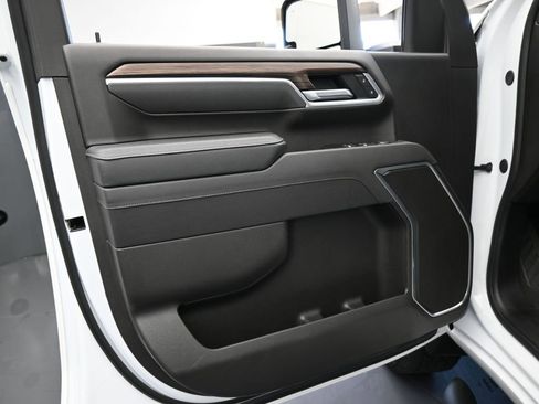 Used 2025 Chevrolet Silverado 2500 LT w/ Trail Boss Package image 16