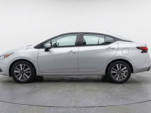 Used 2025 Nissan Versa SV FWD image 5