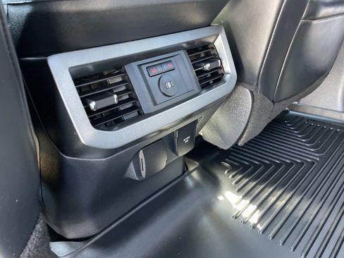 Used 2024 Ford F250 Platinum AWD/4WD image 10