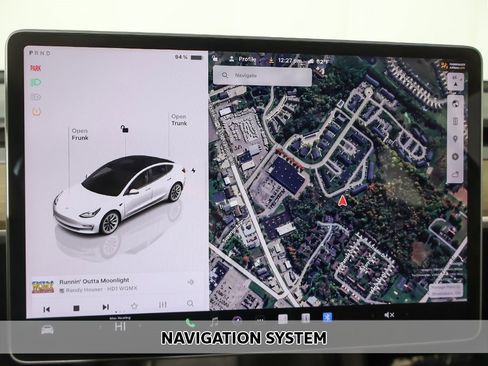 Used 2023 Tesla Model 3 Standard Range image 4