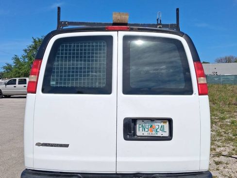 Used 2014 Chevrolet Express 1500 RWD image 7
