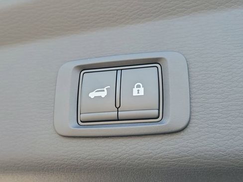 New 2026 Mitsubishi Outlander SE image 12