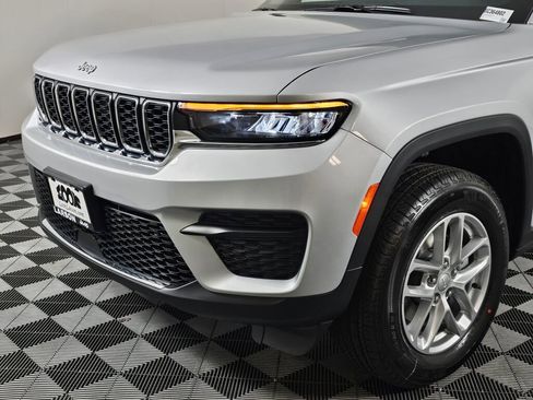 New 2025 Jeep Grand Cherokee Laredo X image 11