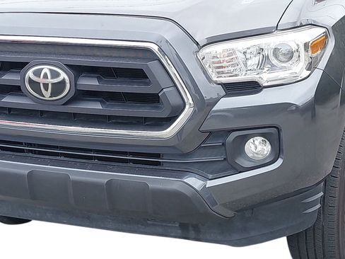 Used 2020 Toyota Tacoma SR5 RWD image 9