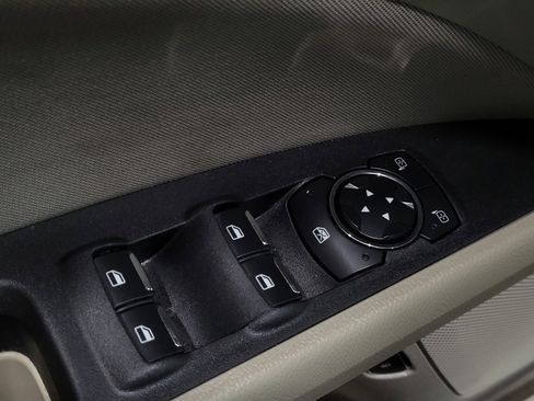 Used 2020 Ford Fusion SE image 27