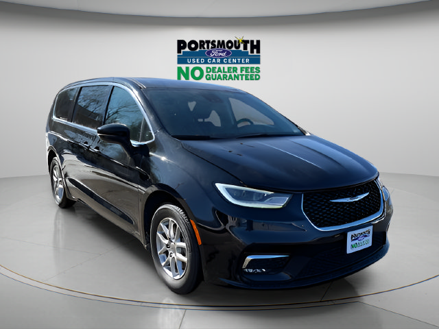 Used 2024 Chrysler Pacifica Touring-L FWD image 22
