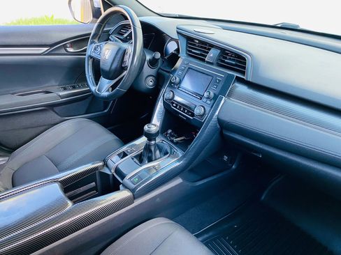 Used 2018 Honda Civic Sport image 32