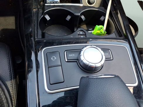 Used 2013 Mercedes-Benz E 350 4MATIC Sedan image 24