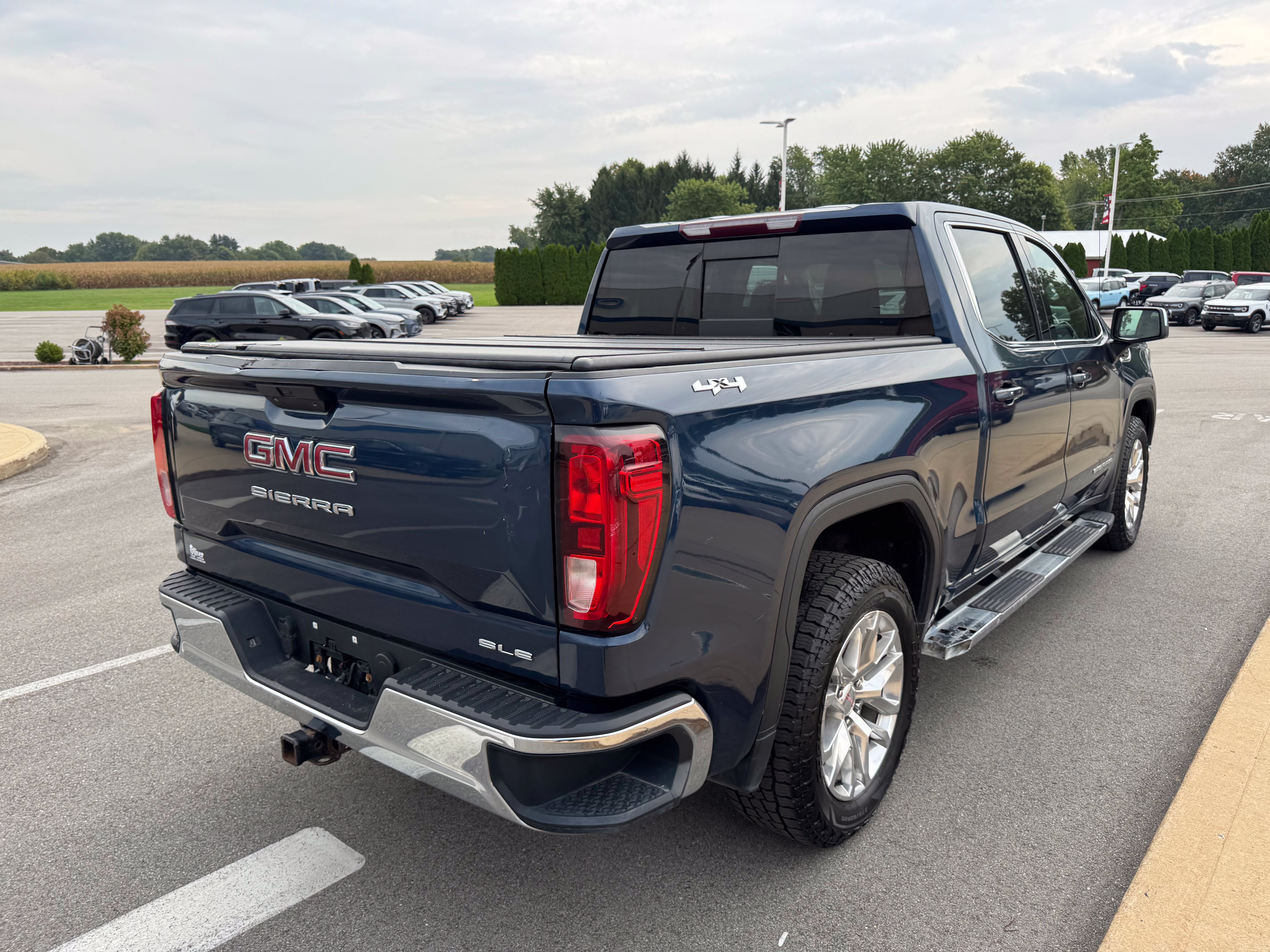 Used 2019 GMC Sierra 1500 SLE w/ SLE Value Package AWD/4WD image 7