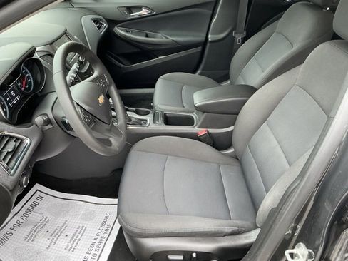 Used 2018 Chevrolet Cruze LT w/ Convenience Package image 12
