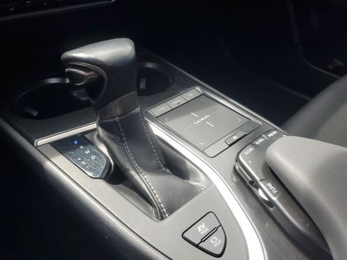 Used 2019 Lexus UX 250h AWD/4WD image 29