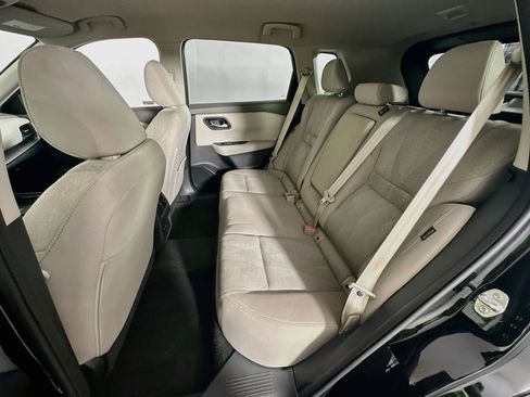 Used 2025 Nissan Rogue SV FWD image 28