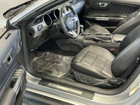 Used 2023 Ford Mustang Premium image 5