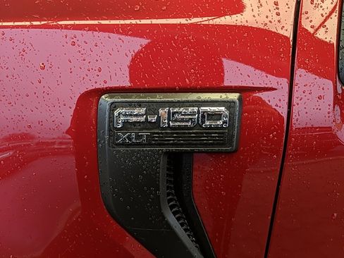 Used 2022 Ford F150 XLT w/ Equipment Group 302A High image 11