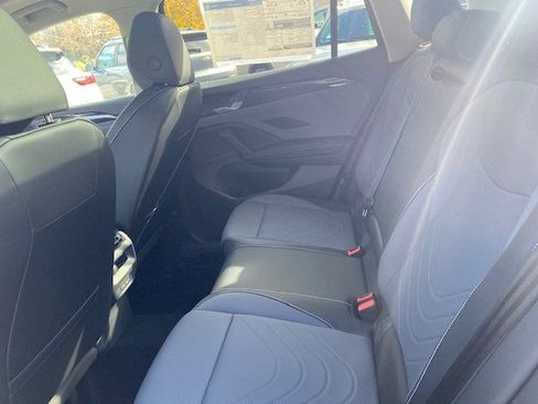 New 2026 Volkswagen Tiguan SE image 13