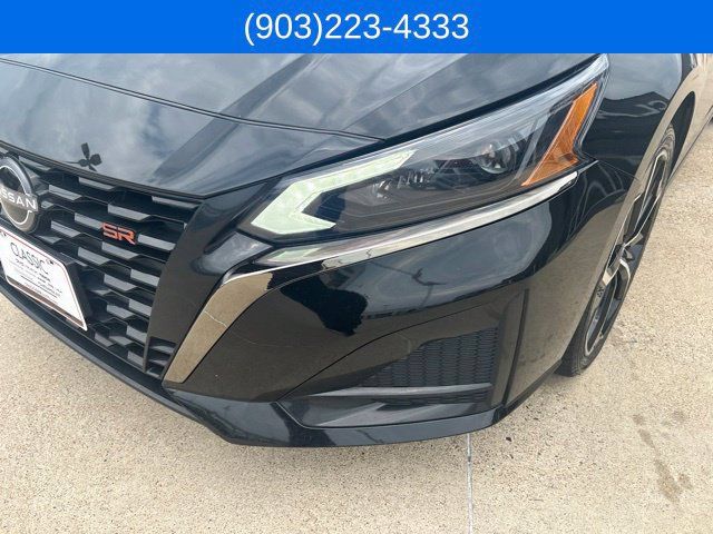 Used 2024 Nissan Altima 2.5 SR FWD image 5