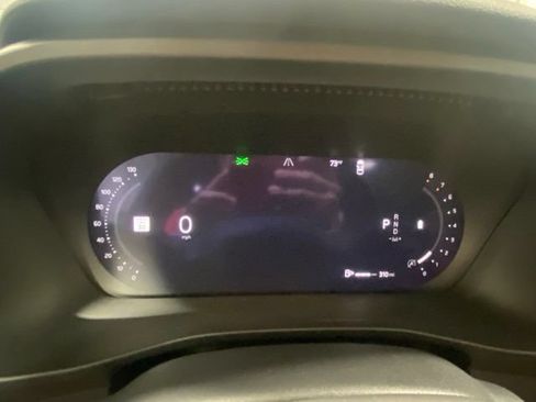 Certified 2025 Volvo XC40 B5 Plus AWD/4WD image 16