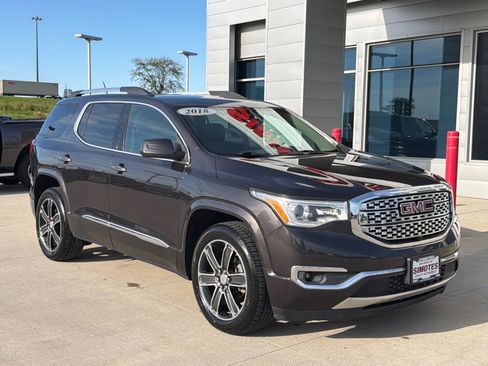 Used 2018 GMC Acadia Denali w/ Technology Package AWD/4WD image 2
