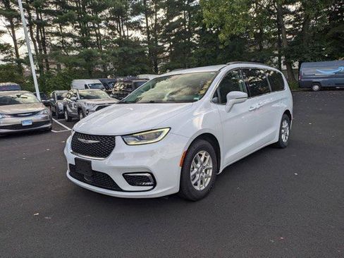 Certified 2022 Chrysler Pacifica Touring-L FWD image 4