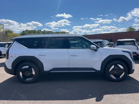 New 2026 Kia EV9 Wind image 4