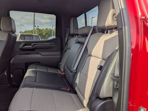 Used 2022 Chevrolet Silverado 1500 ZR2 image 23