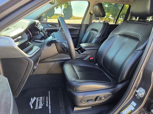 Used 2023 Jeep Grand Cherokee 4WD 4xe image 14
